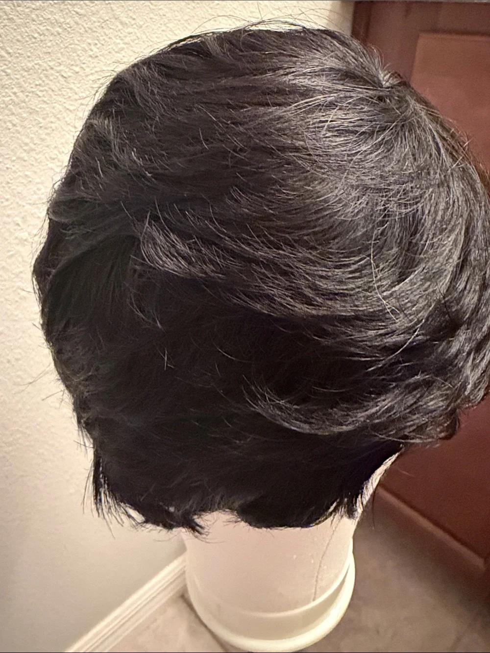 Black Short Layered Women's Wig - Unbranded human hair